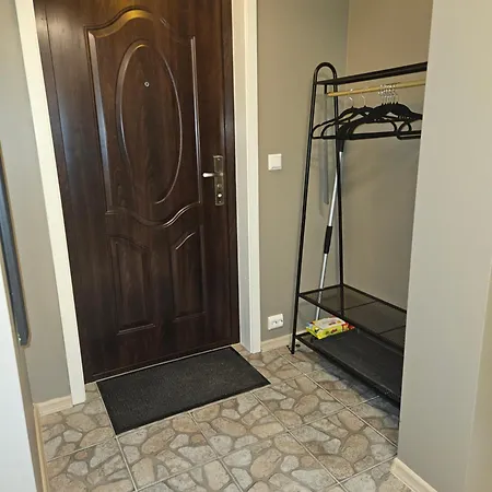 Naer Flyplass Og Alesund Sentrum Apartment Ytterland