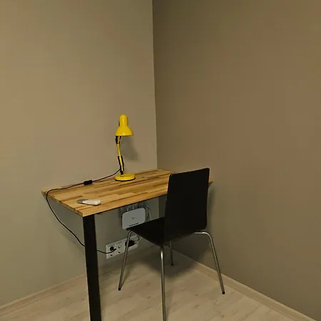 Naer Flyplass Og Alesund Sentrum Ytterland