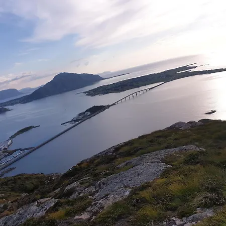 Appartement Naer Flyplass Og Alesund Sentrum